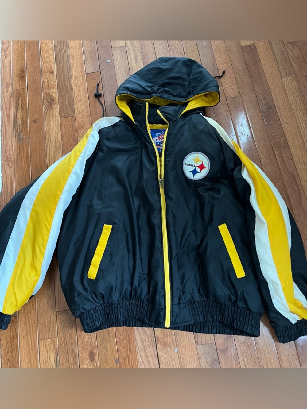Steelers Vintage NFL Game Day FANS Puffer Hooded Black And Yellow 1990s